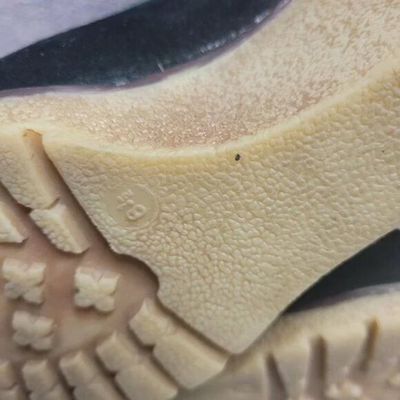 Merrell Women’s Sz 8 Black Ankle Boots Suede Zipper Fold Down - Picture 3 of 3